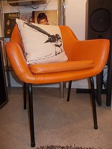 Vinyl Hobnob Chair